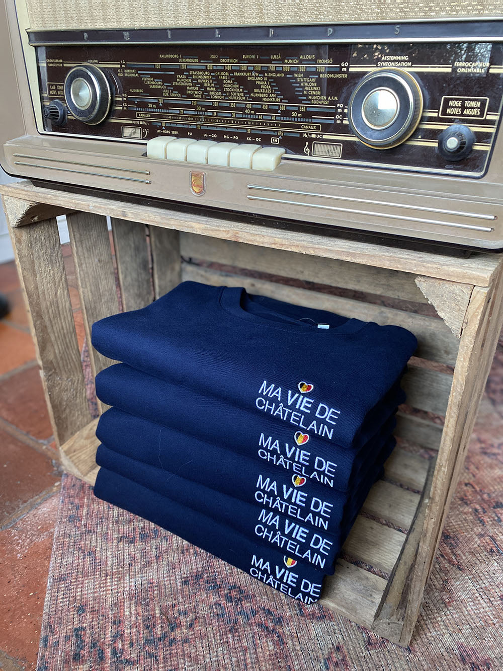 Sweatshirt sans capuche Unisexe "Ma Vie de Châtelain" brodé